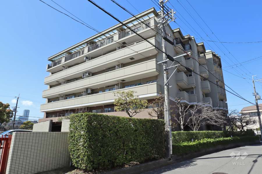 パークハイム千里津雲台の外観（南東側から）