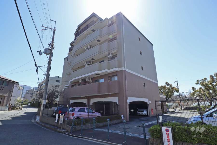 パークハイム千里津雲台の外観（北東側から）