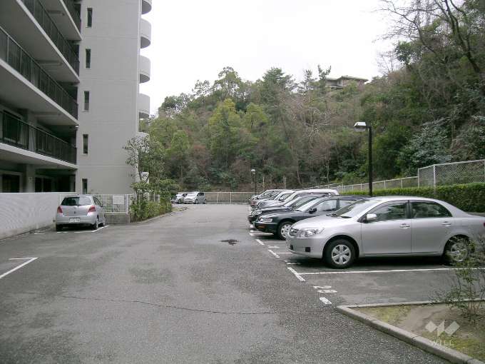 敷地内平面駐車場