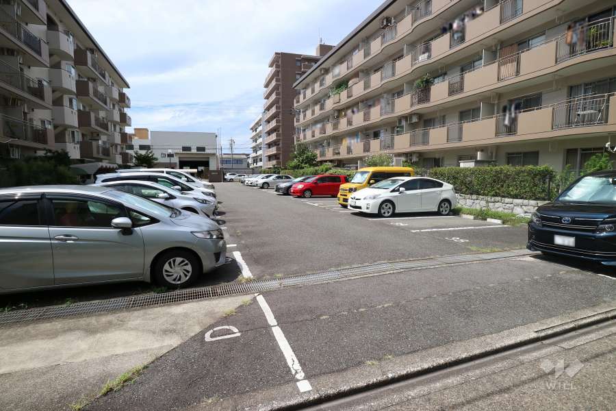 敷地内駐車場(屋外平面式)