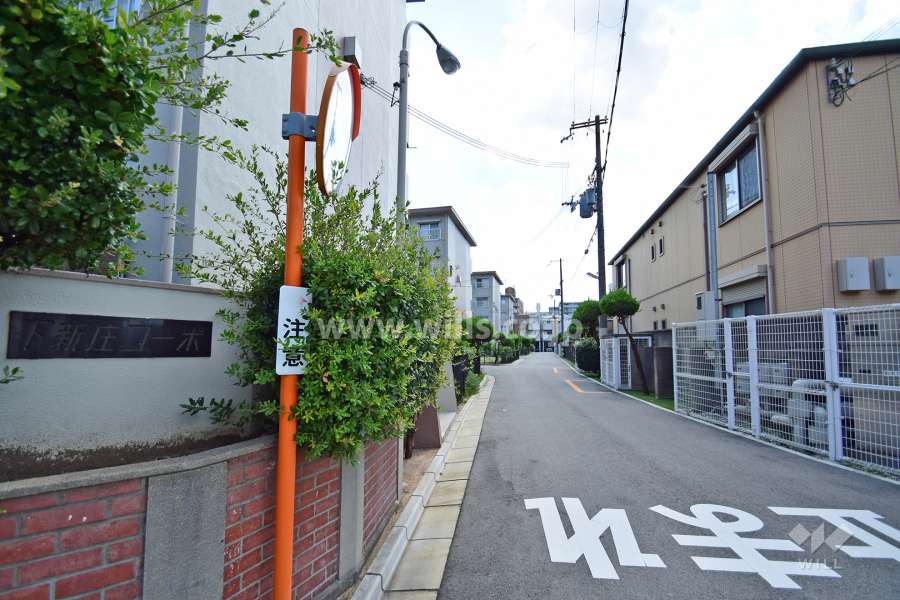 敷地東側の前面道路
