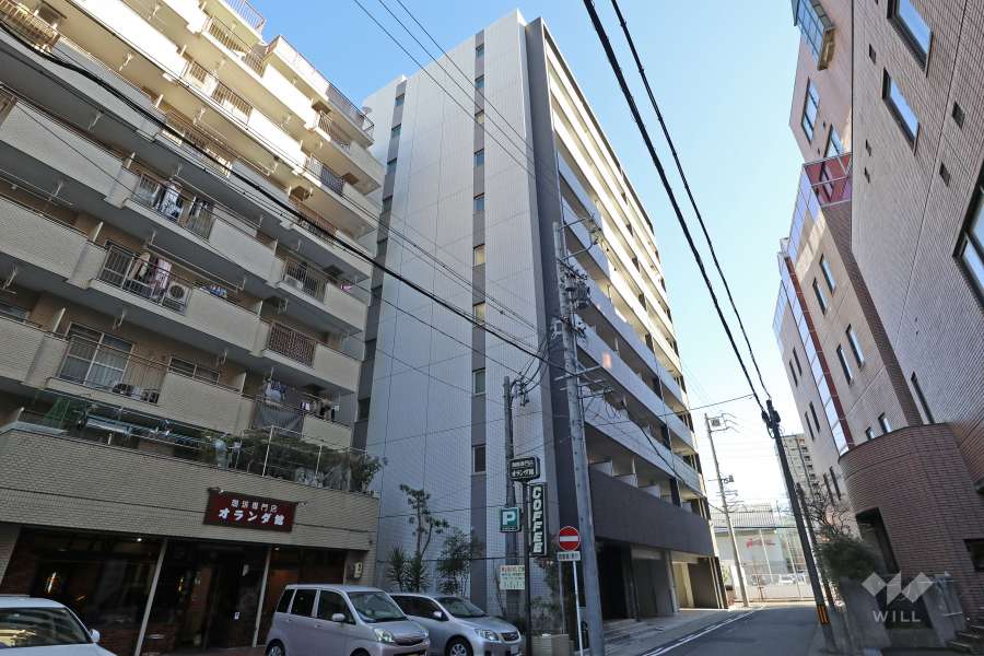 パルティール新栄の外観（南西側から）