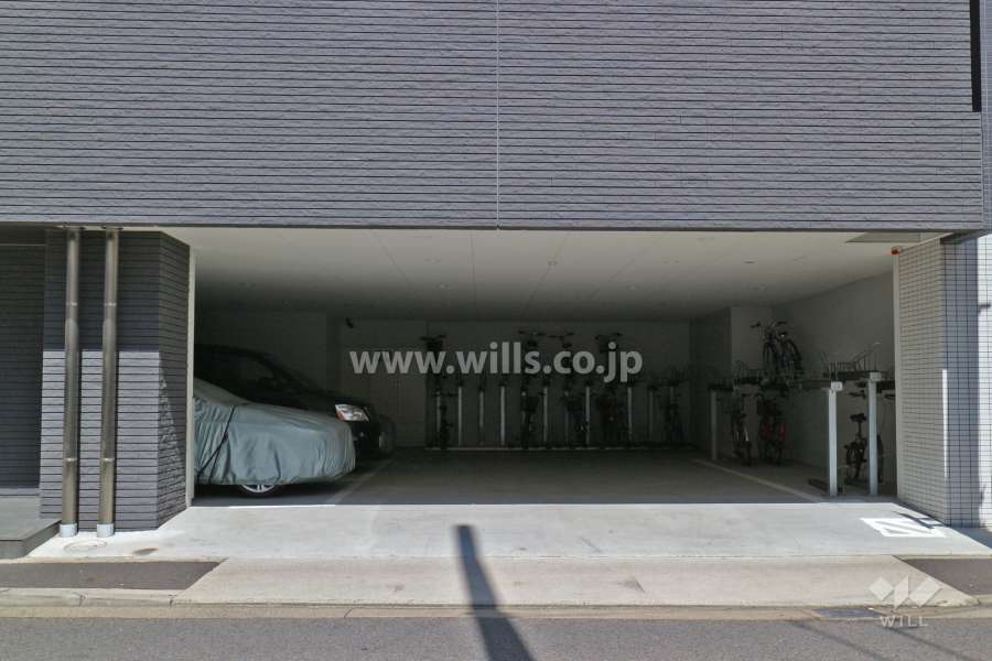 駐車場出入り口