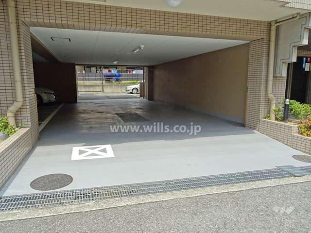 駐車場出入り口