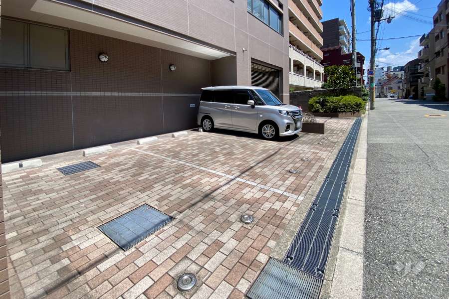 敷地内駐車場（屋外平面式）