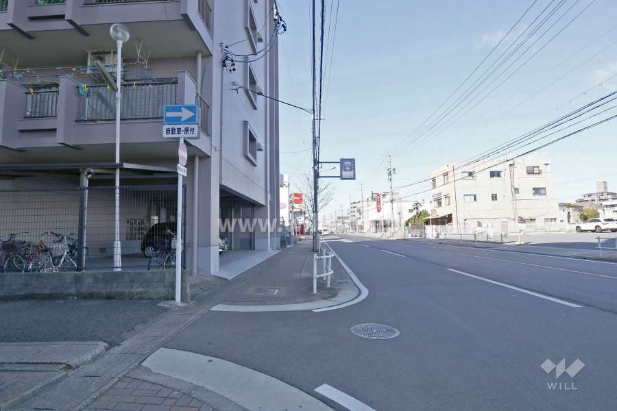 敷地北東側の前面道路