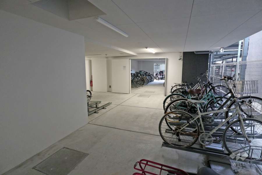 屋内に設けられた駐輪場