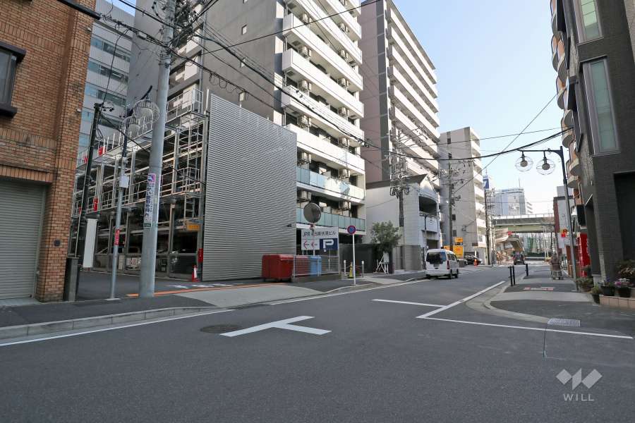 敷地西側前面道路は御園通です。