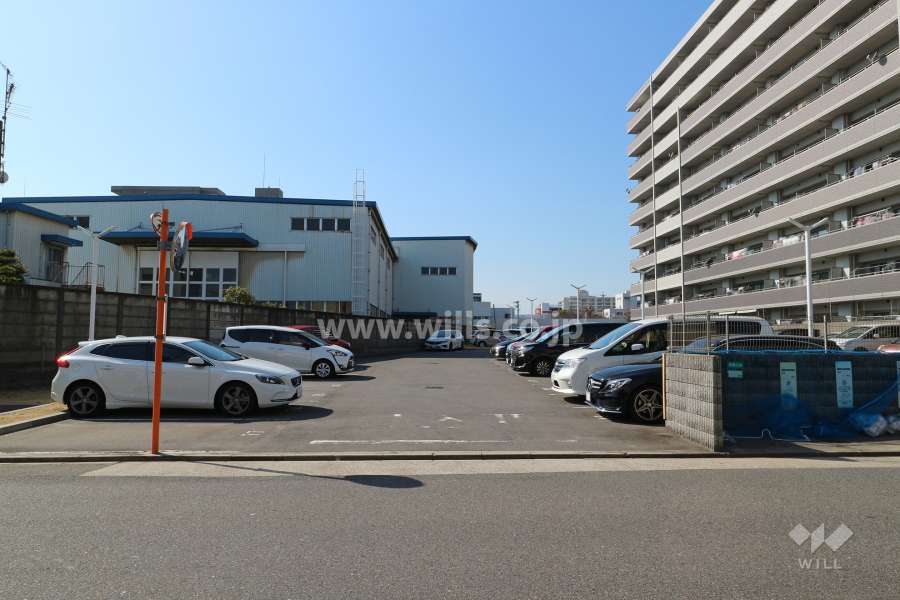 駐車場出入り口・敷地内駐車場（屋外平面式）