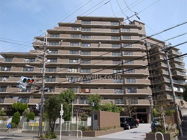グランドール北千里の外観（南西側から）