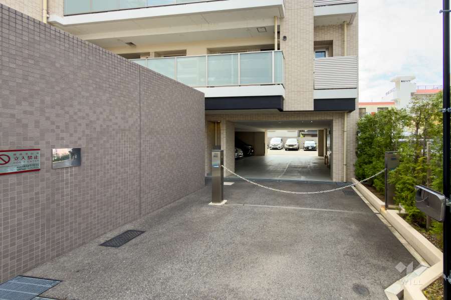 駐車場の出入口