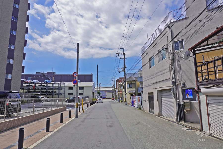 敷地北側の前面道路