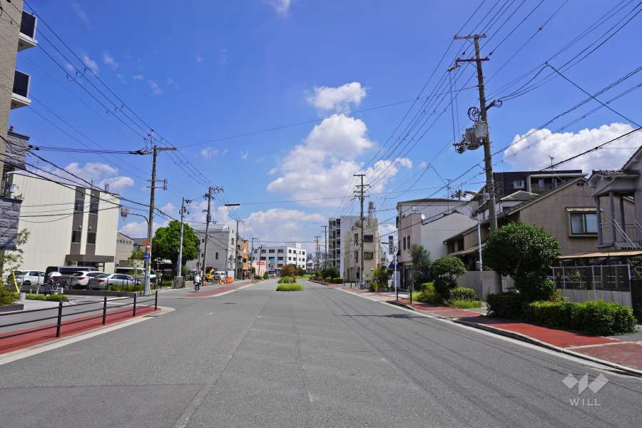 敷地南側の前面道路