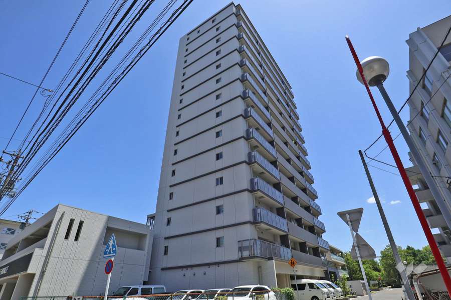 ブライムスイート建中寺の外観（南西側から）