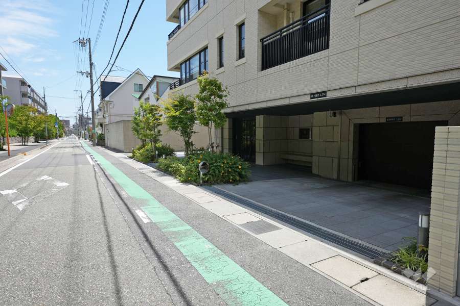 敷地内駐車場の出入口