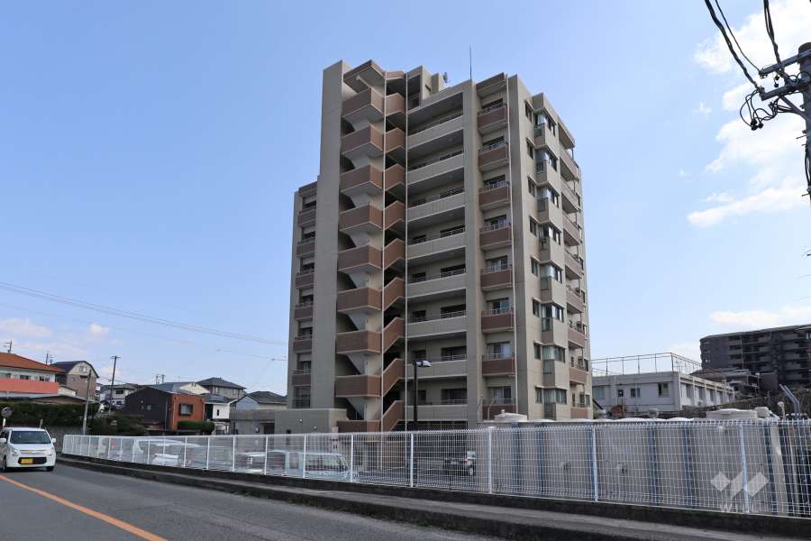 ラヴィル新瀬戸の外観（北西側から）