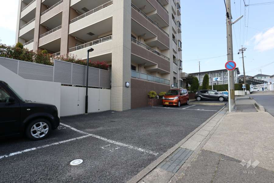 敷地内駐車場（屋外平面式）