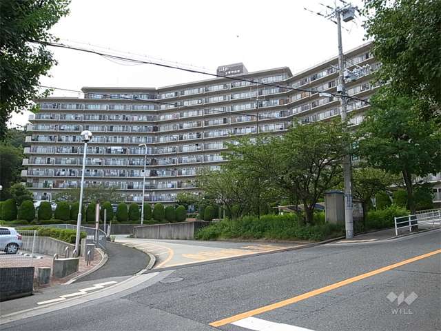 ジャルダン宝塚中山台壱番館の外観（南東側から）