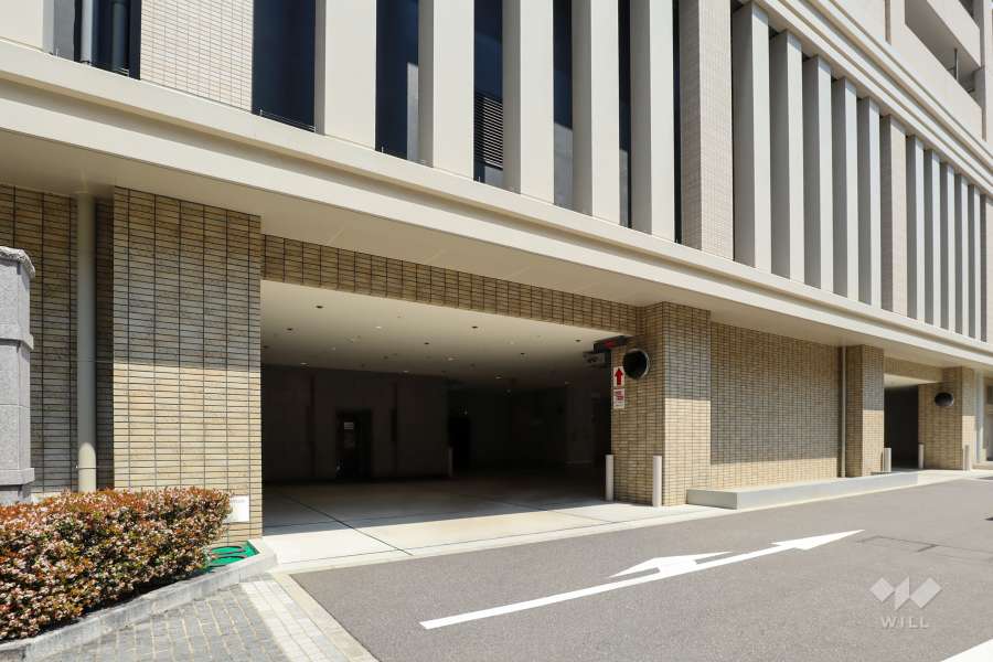駐車場出入り口