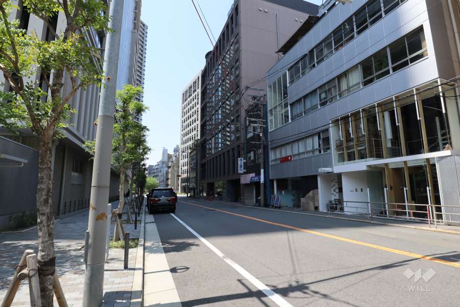 敷地北側の前面道路