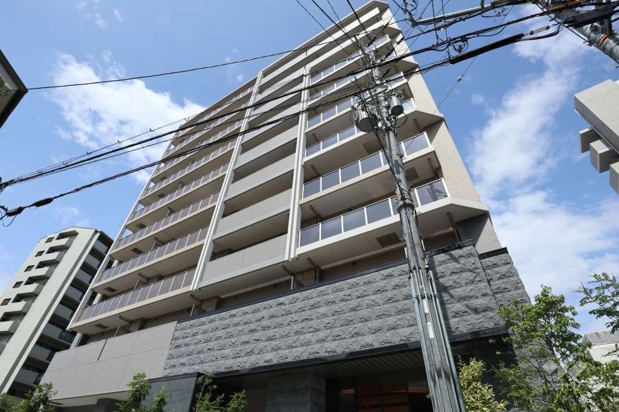 プレサンス ロジェ 伊丹郷町の外観（南西側から）