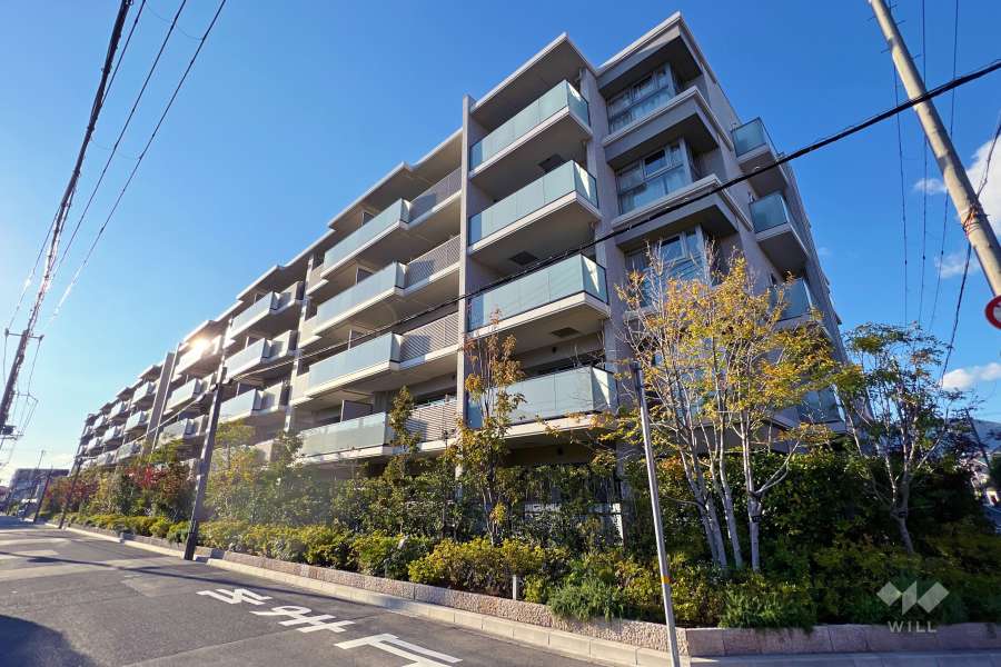 プラウド芦屋西蔵町の外観(南東側から)