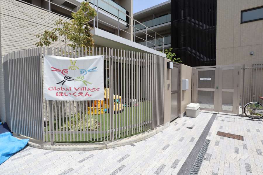 マンション内に民間ほいくえんがあります。