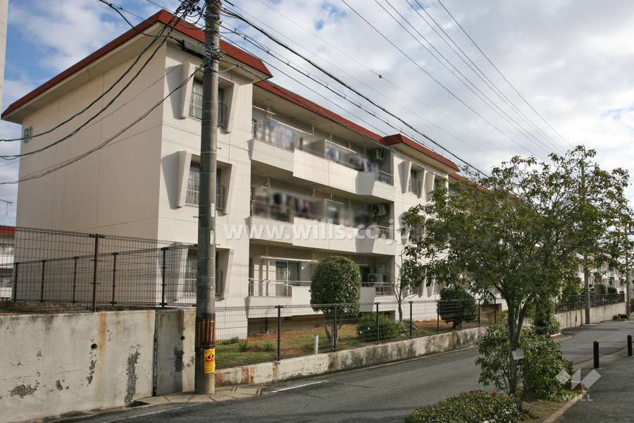 嫁ヶ茶屋住宅B１棟の外観（南西側から）