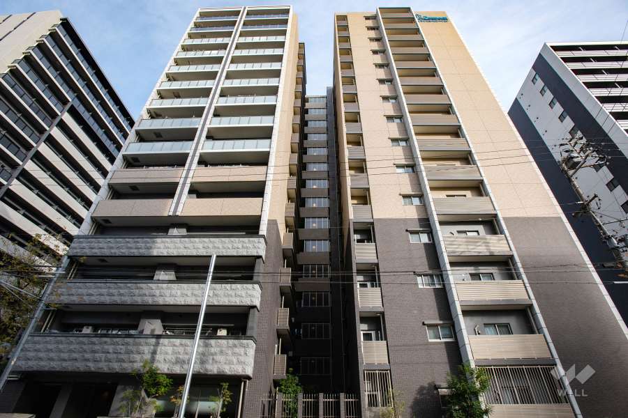 プレサンスロジェ金山の外観（西側から）
