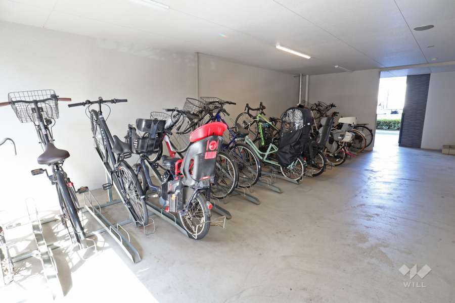 屋内に設けられた駐輪場