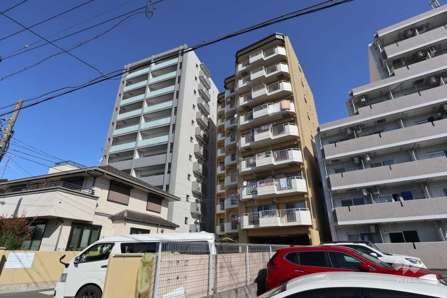 モアグレース上小田井パークテラスの外観（南東側から）　※左側のマンション
