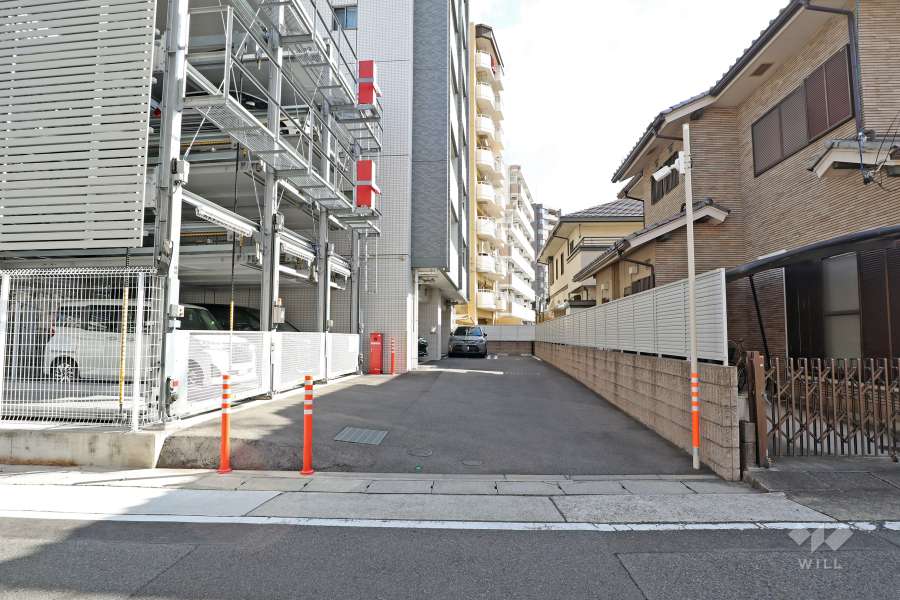 駐車場の出入り口