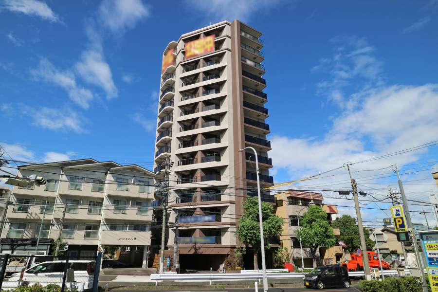 パークナード八事の外観(南西側から)