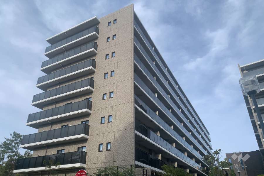 ジオ北千里藤白台A棟の外観(南西側から)