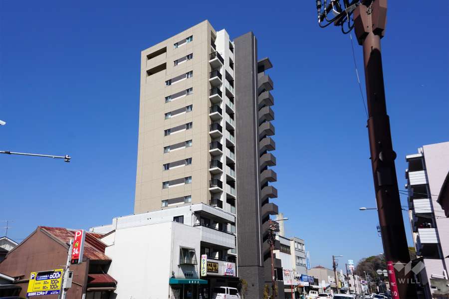 プレサンスロジェ池田五月山の外観(南東側から)