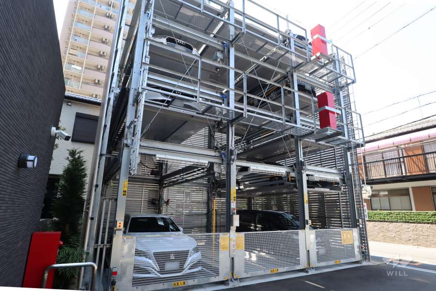 敷地北側の前面道路（東側から）