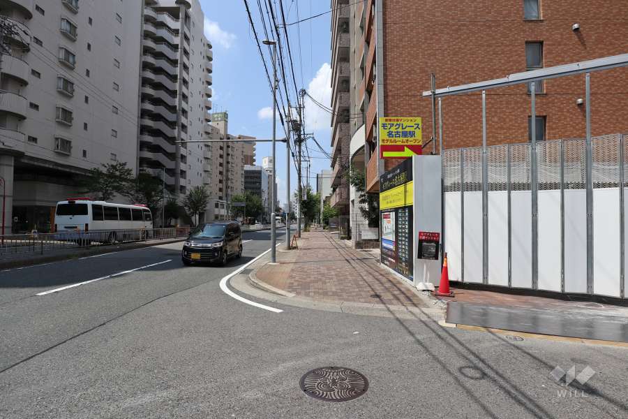 モアグレース名古屋駅の外観（南東側から）※2021年11月、工事中。