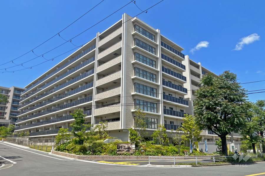 ジェイグラン北千里の外観（南東側から）