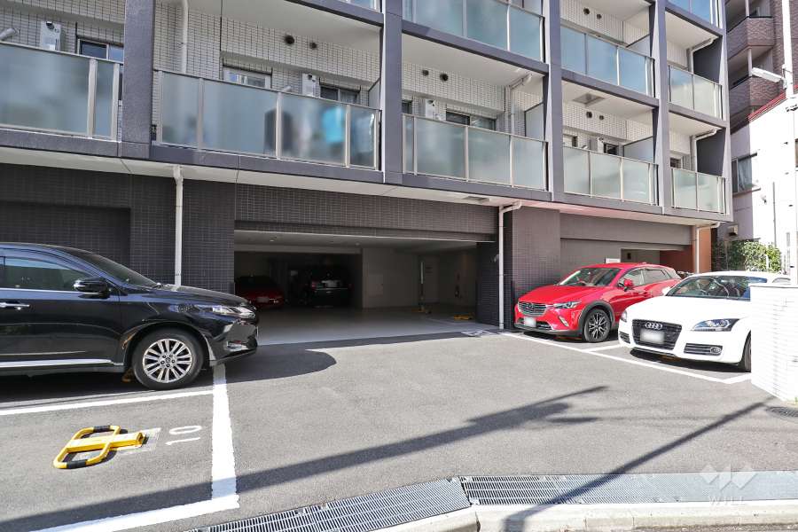 敷地内駐車場（屋外平面式・屋内平面式）