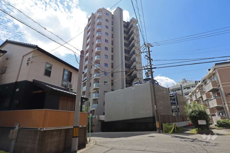 プラウド名東一社の外観（北東側から）