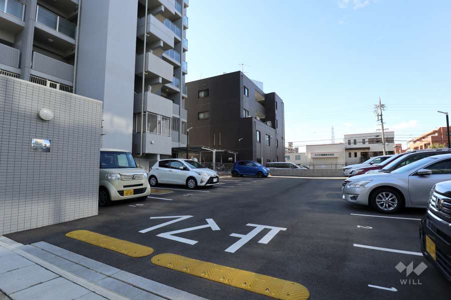 駐車場の出入り口・敷地内駐車場（屋外平面式）