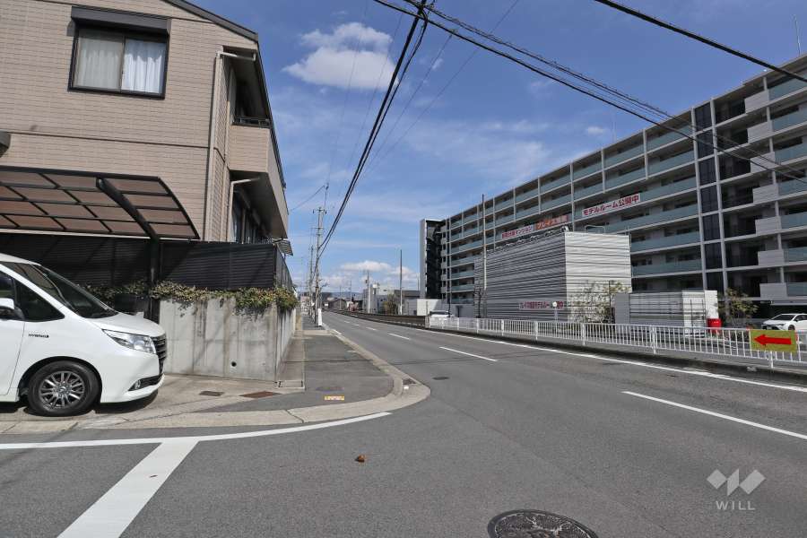 敷地北西側の前面道路