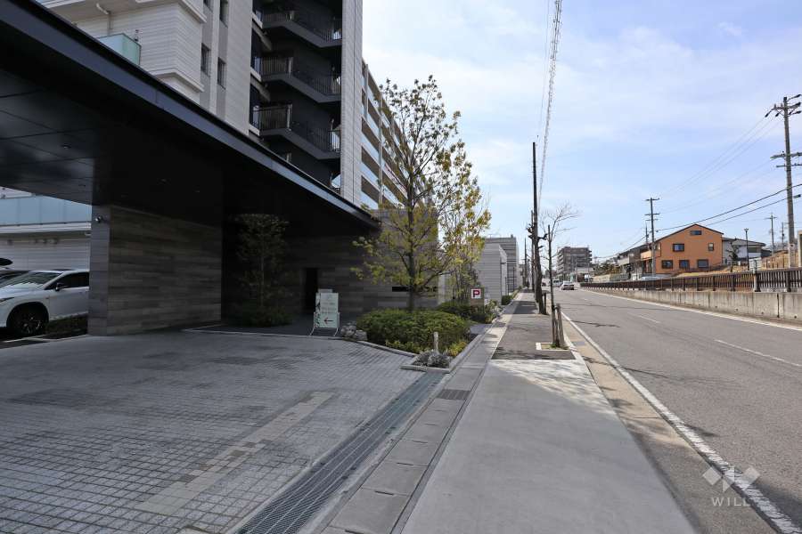 敷地北東側の前面道路