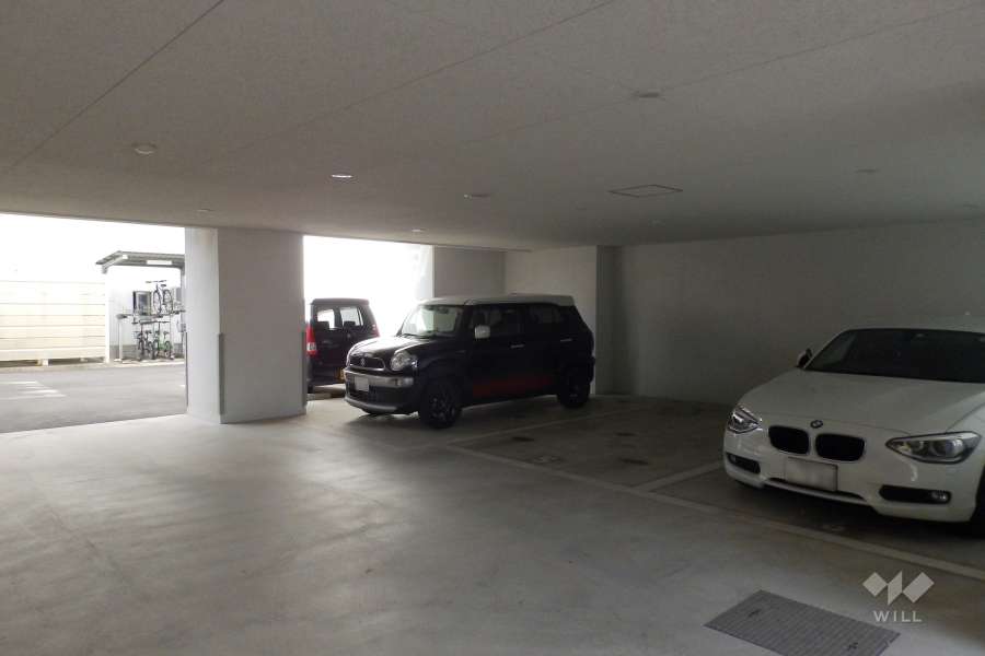 敷地内駐車場（屋外平面式・屋内平面式）