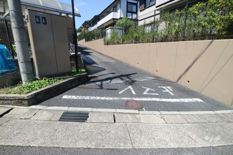 駐輪場出入り口