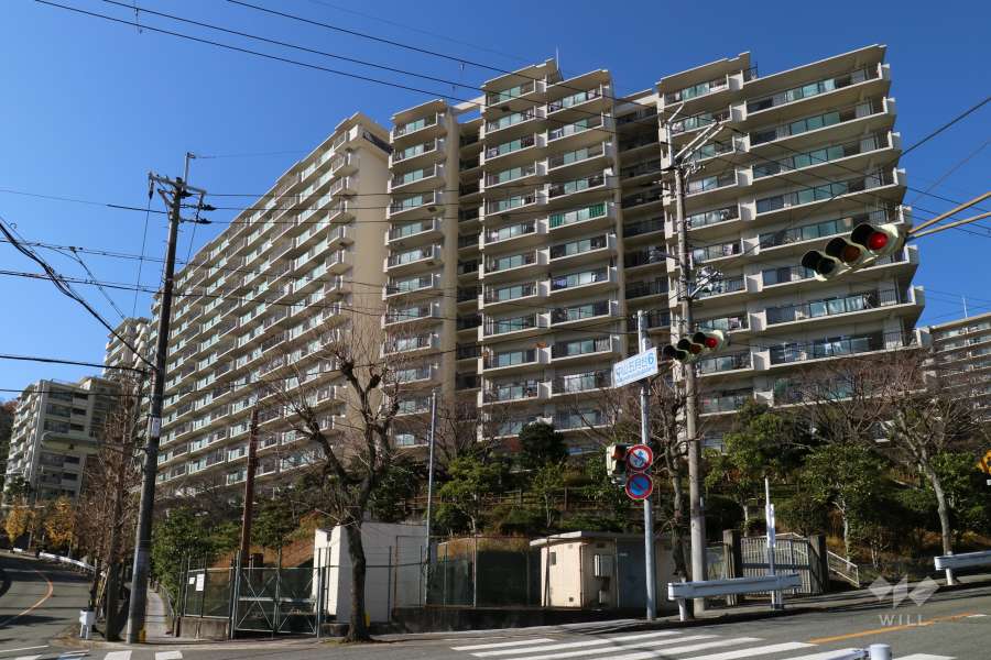 ラヴェニール宝塚中山台プルミエの外観（南東側から）