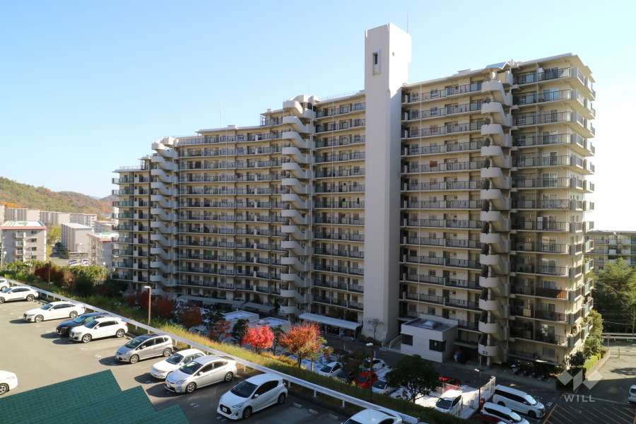 ラヴェニール宝塚中山台プルミエの外観（北西側から）