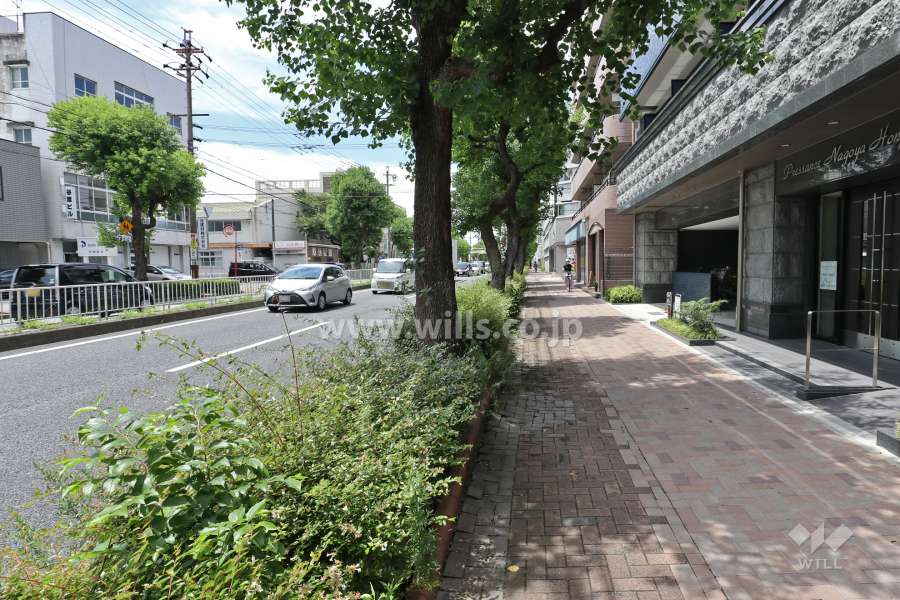 敷地南側は外堀通りに面しています。