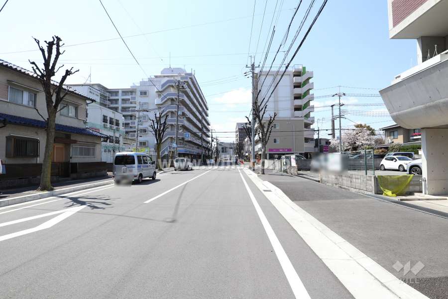 敷地北側の前面道路