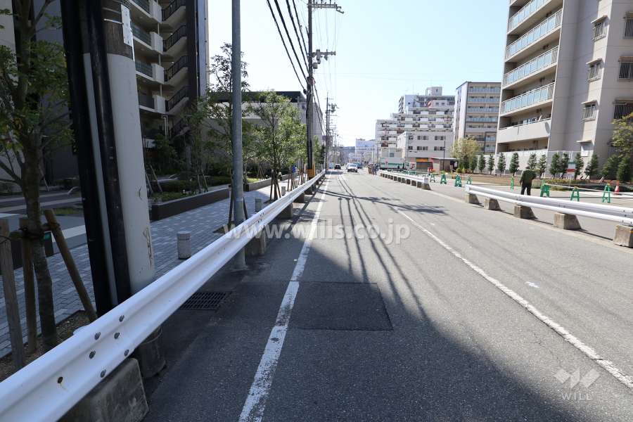 シャリエ新大阪の前面道路